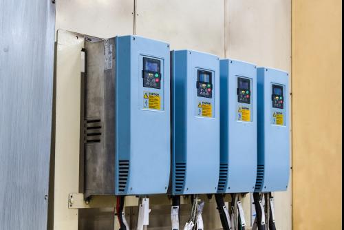 Grafika przedstawiająca falowniki